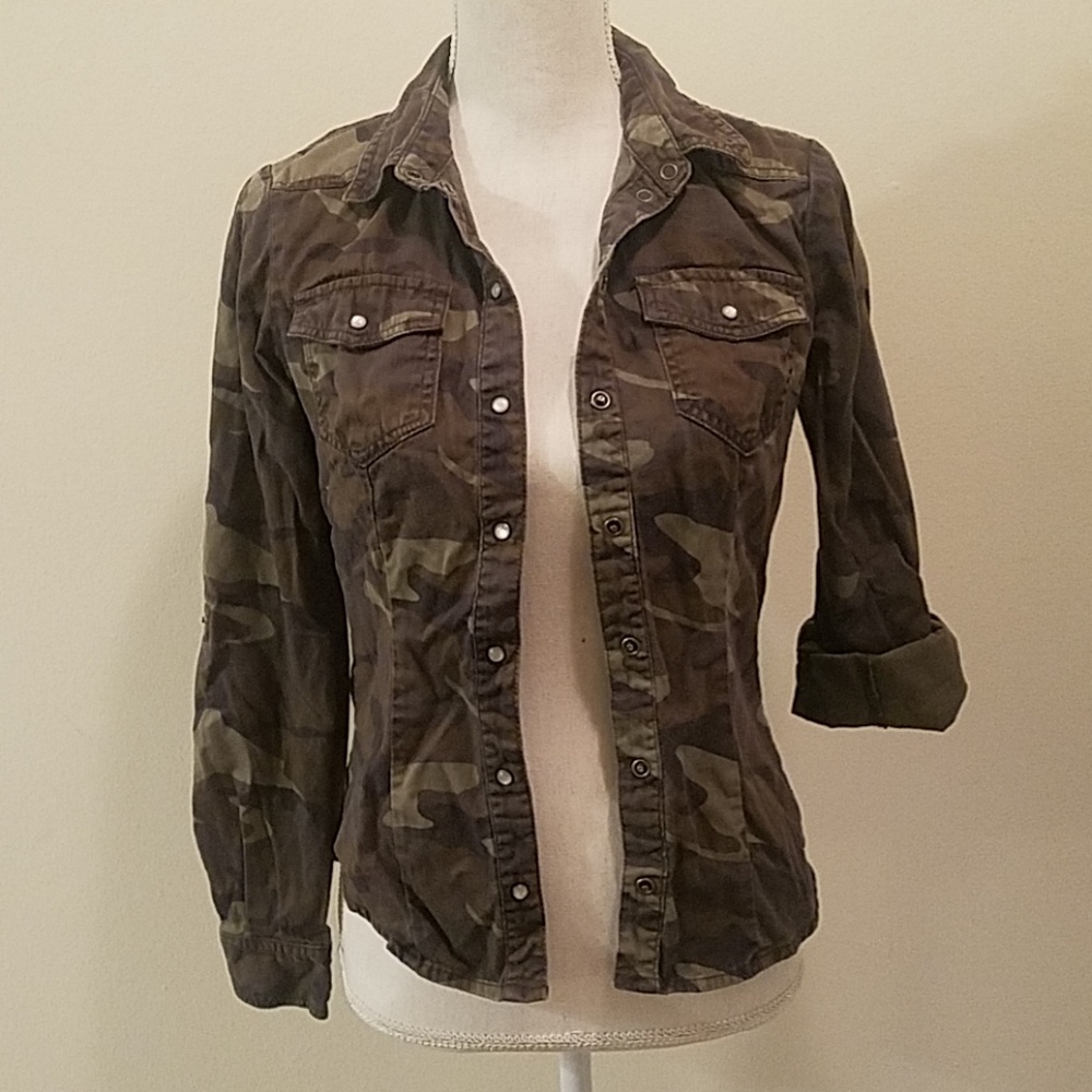 (3 For $20) Forever 21 Camouflage Long sleeve Jean shirt